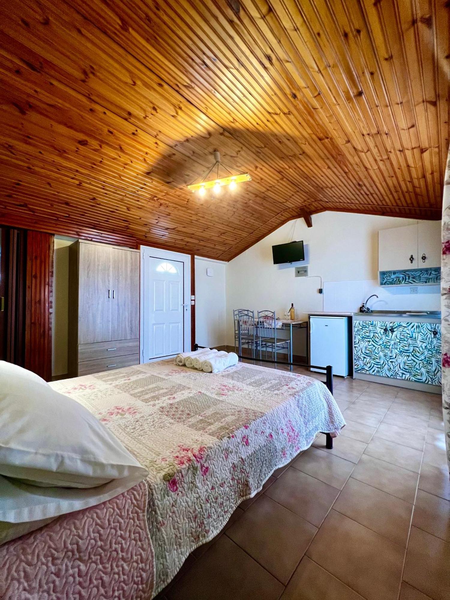 Ocean Front Studios 77 Lourdata (Kefalonia) Exterior foto