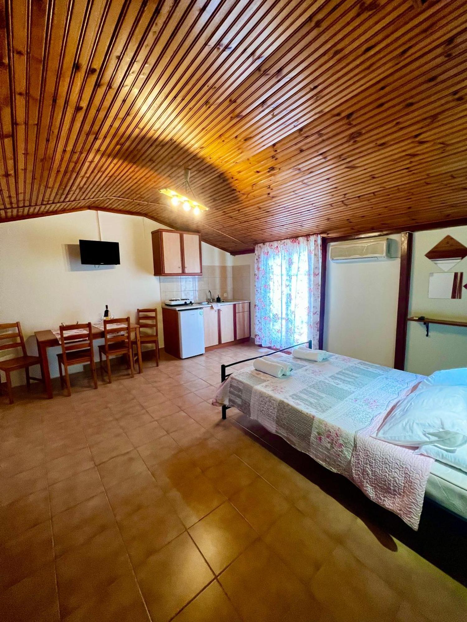 Ocean Front Studios 77 Lourdata (Kefalonia) Exterior foto